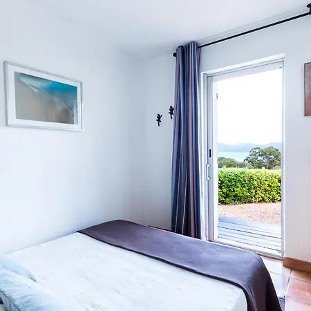 Sleeps 2 Air Con Wifi SantʼAmanza